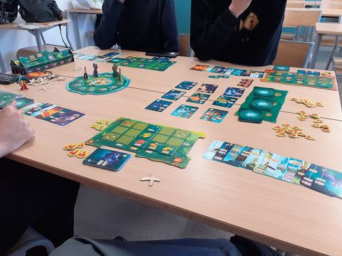 Example of a 4 players game of Living Forest