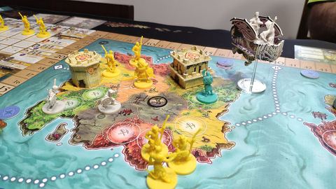 Heroes of Land, Air & Sea - The Lionkings invaded too early suffering defeats and others preyed on their weakness in the lategame