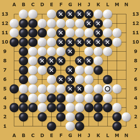 Diagram of 13x13 go game.