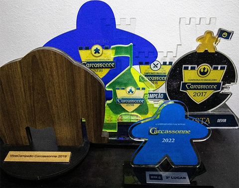 Troféis de campeonatos nacionais brasileiros presenciais de 2015 a 2022.